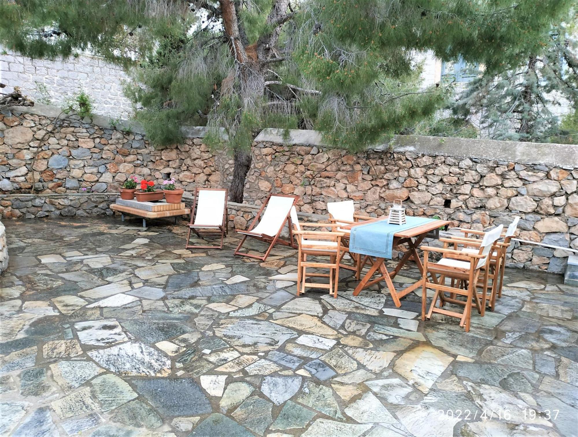 Pine Trees And Sea View Houses In Hydra - Daphne, Chloe, Myrto, Eleni Bilik gambar